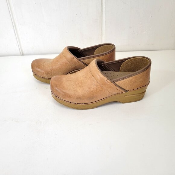 Dansko Professional Women's Honey Distressed Leather Clogs Size 39 EU US 7.5-8 - Picture 1 of 10